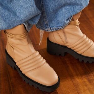 Free People Tan Tori Padded Lace Up Moto Boots US 7.5